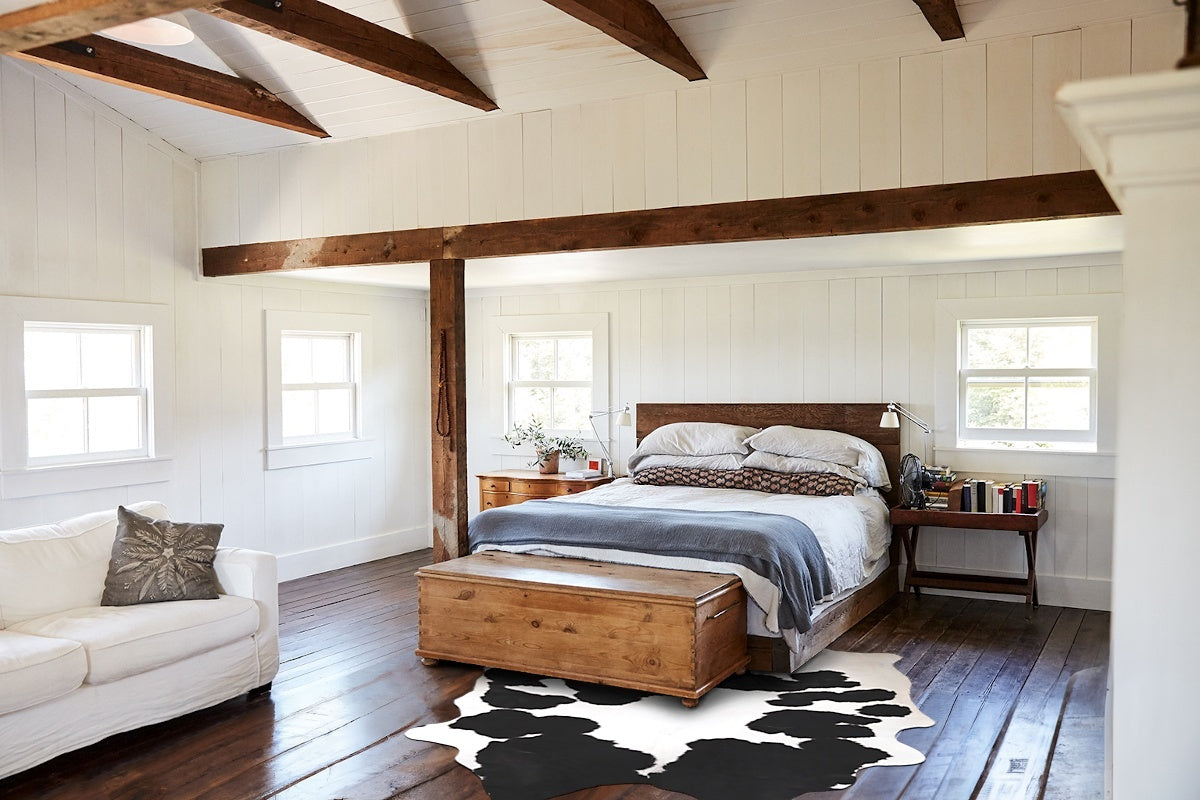 Black and White Cowhide Rug #B10558