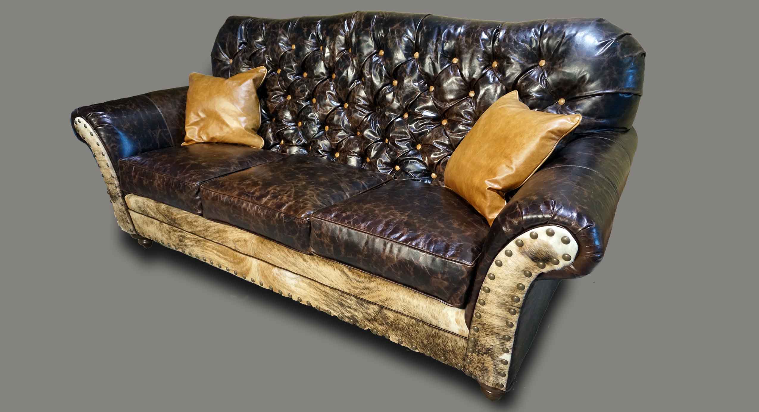 Medina 3 cushion tufted Sofa