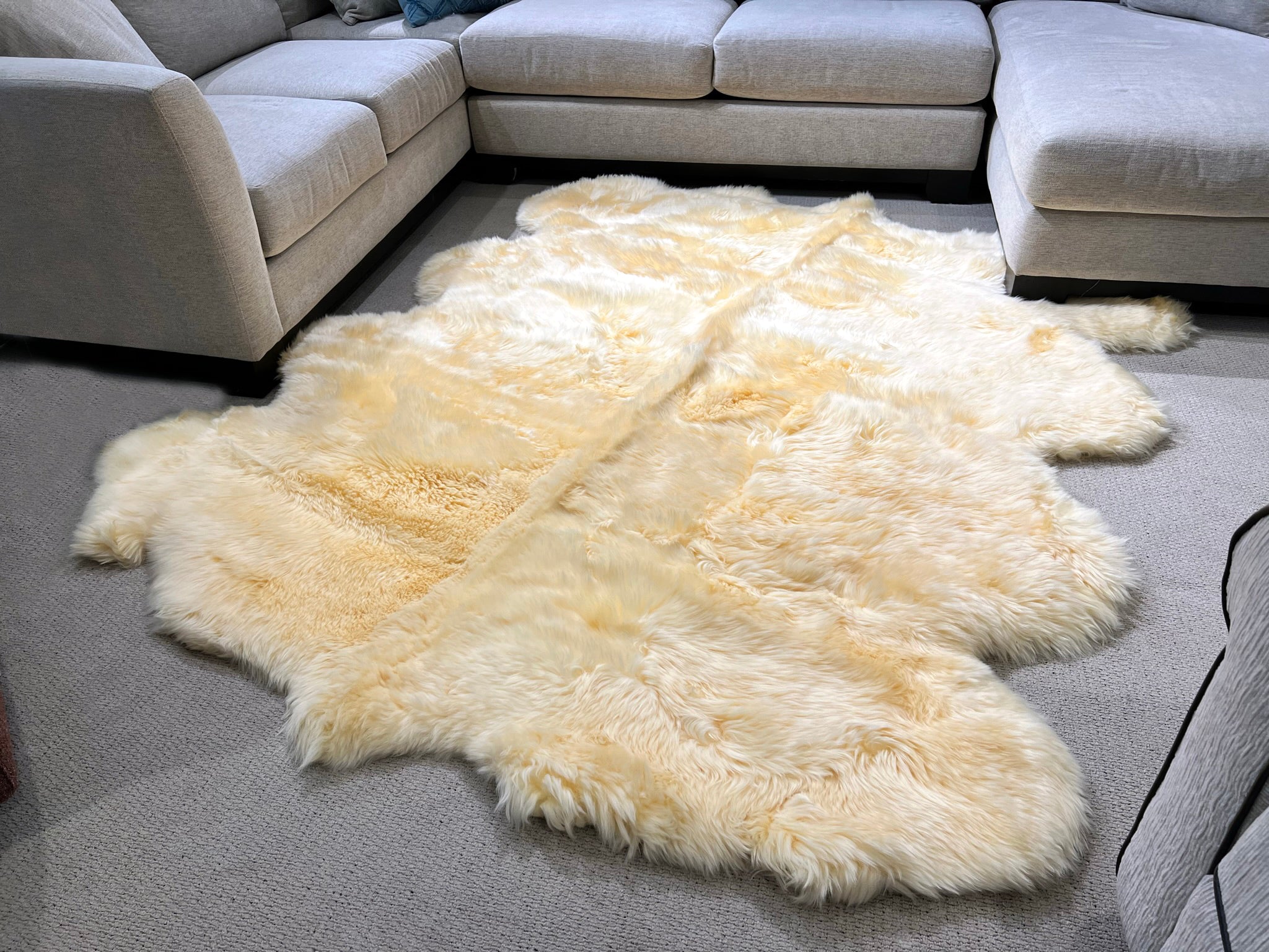 Cream New Zealand Sheepskin 8-Pelt 6' x 7' by Hudson Hides